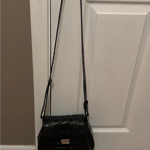 Brahmin Shiny Black Croc-Embossed Shoulder Bag with Gold-Tone Hardware - Picture 5 of 7